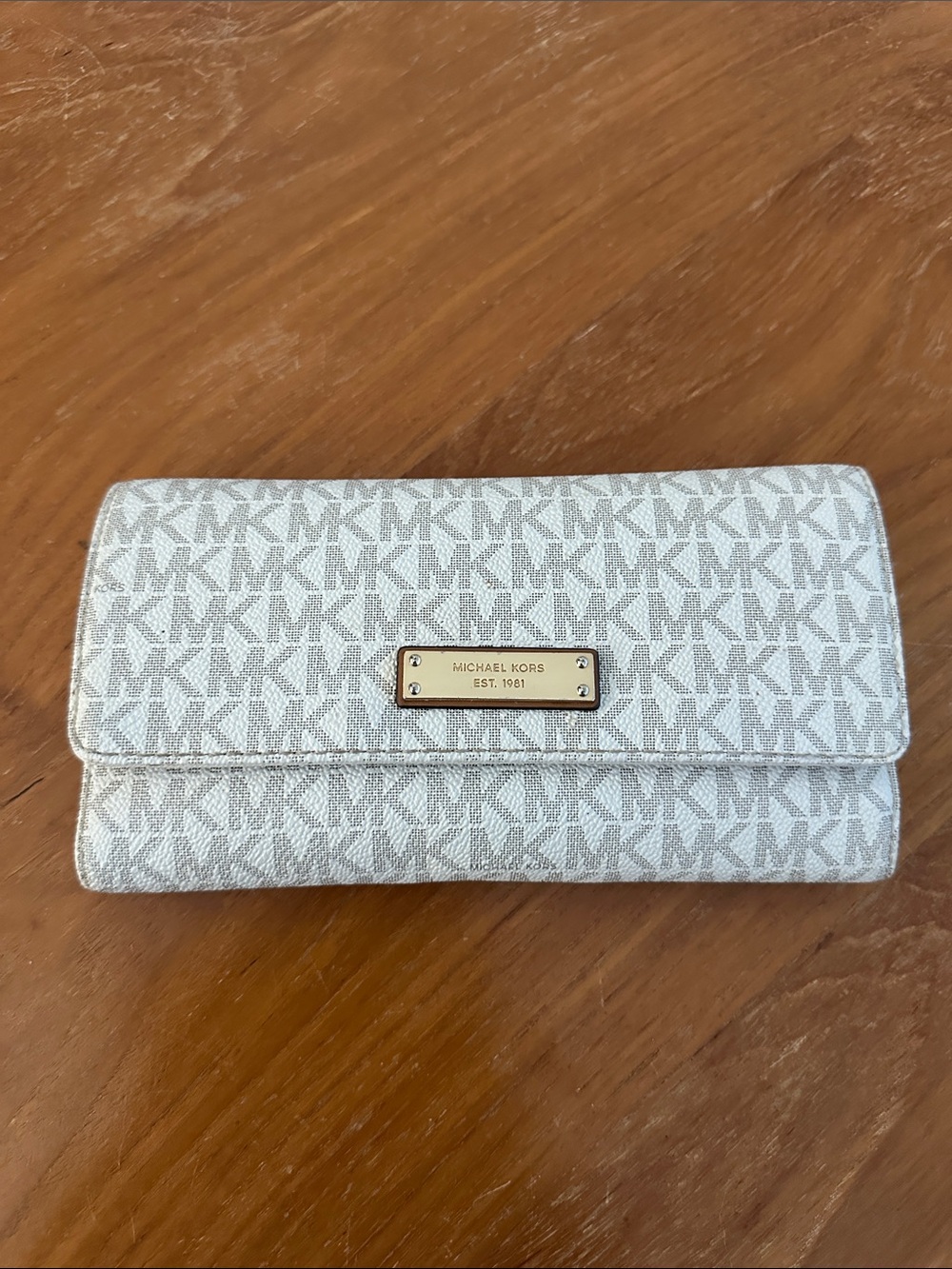 Michael Kors Jet Set Travel Checkbook Wallet (with pen)